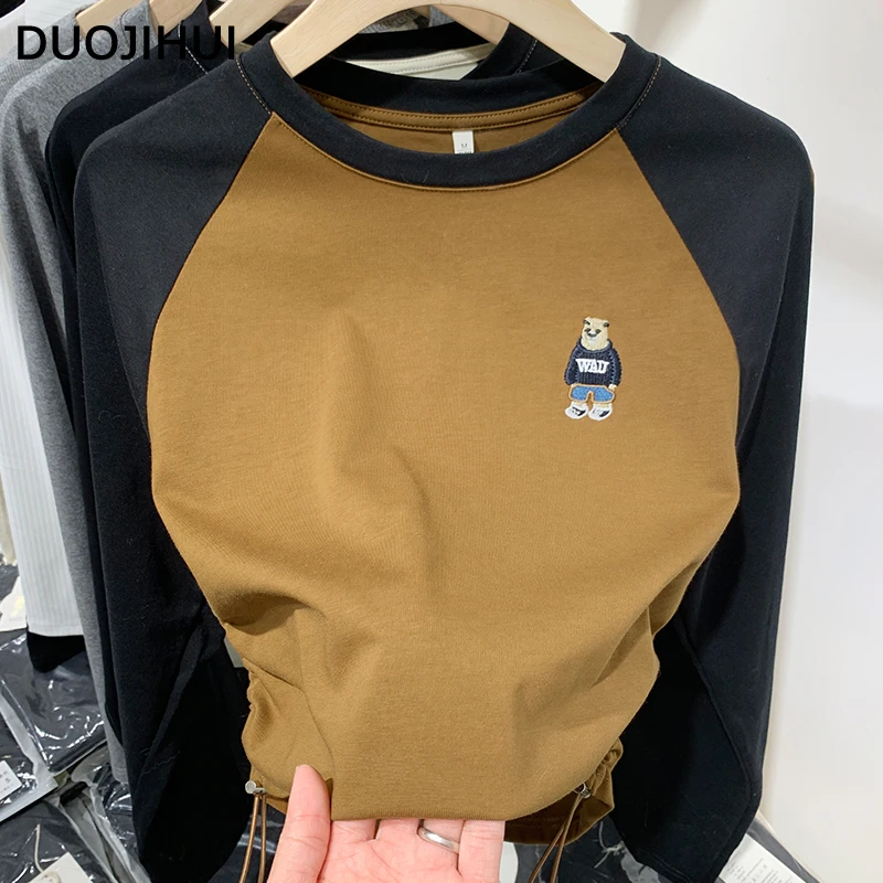 DUOJIHUI American Vintage Basic t-shirt da donna a maniche lunghe nuovo coulisse vita sottile colore a contrasto allentato semplici t-shirt femminili