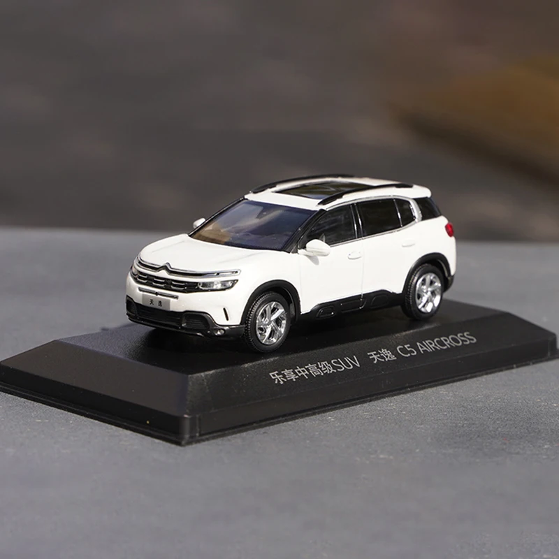 1:43 Scale Diecast Alloy Citroen C5 BEYOND SUV Toys Cars Model Classics Nostalgia Adult Gifts Souvenir Collection Static Display