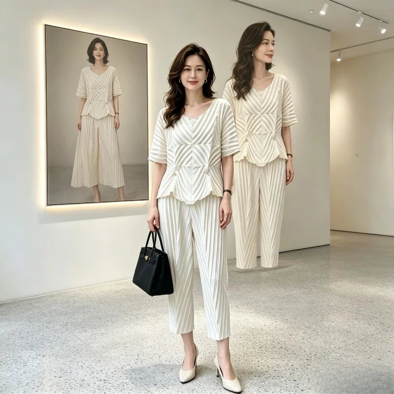 

Miyake Pleated High-End Comfortable Pleated Commuter Suit for Moms Elegant and Stylish Top with Nine-Point Pants Two-Piece Set