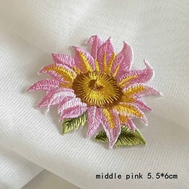 1Pcs White Pink Yellow Sunflower Embroidery Patch Applique Iron Sticker On Cap Clothes Party Dress Decoration Accessories Diy