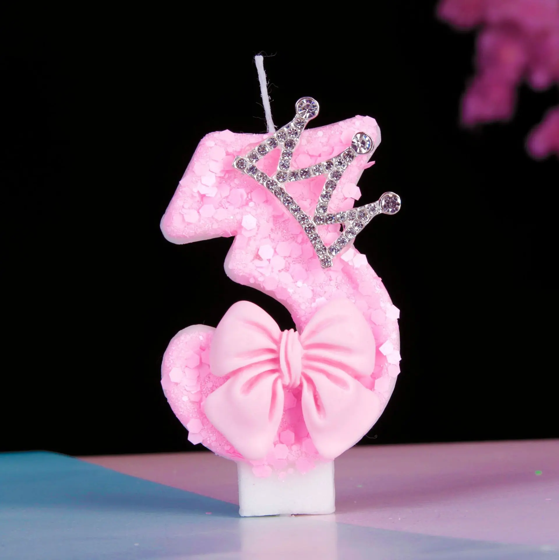 Rosa Zahlen-Geburtstagskerze mit Krone & Schleife, Glitzer 0-9 Digitaler Kuchenaufsatz für Prinzessinnen-Mädchen Kindergeburtstags-Partydekoration S – Detail 5