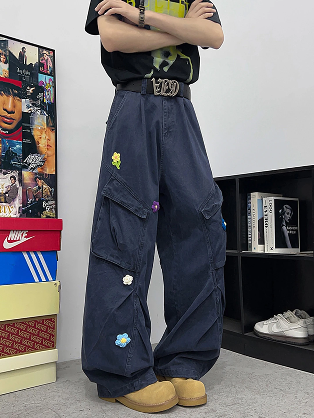

Khaki Floral Embroidery Workwear Pants Men's Autumnal American Style Multi-Pocket Flared Utility Trousers Cleanfit Knife-Bootcut