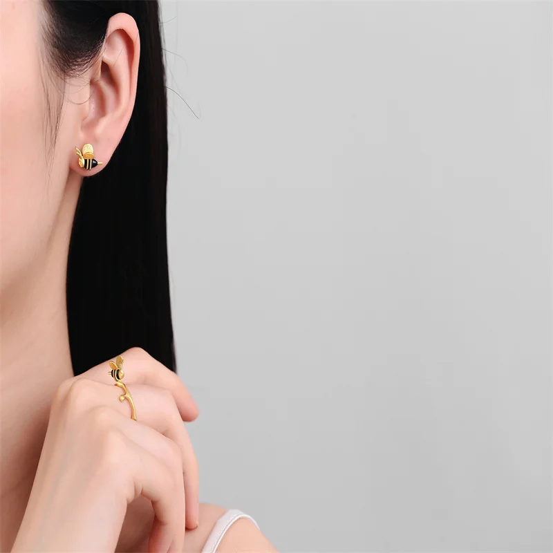 Bee Shape Ring Female Insect Earrings Elegant Luxurious Versatile Necklace Fashion Jewelry Set for Women Girls Accessories