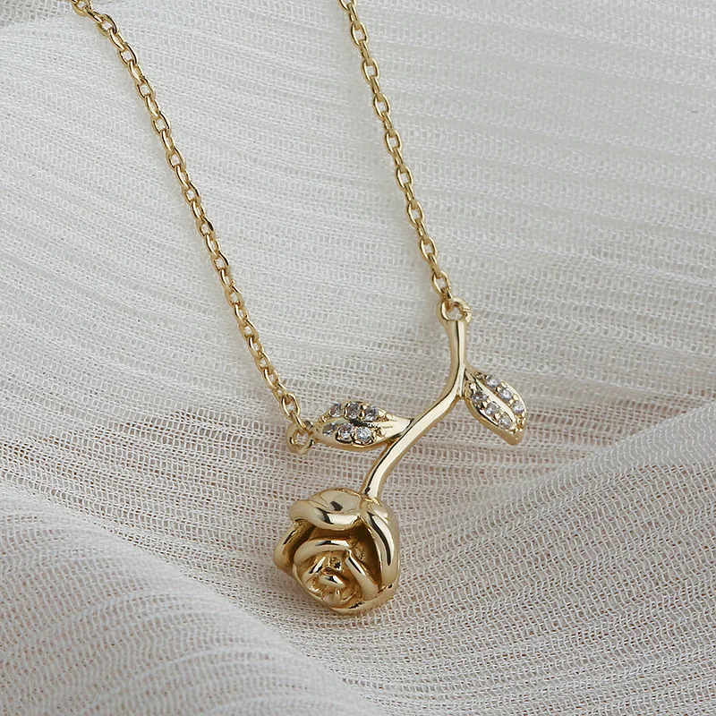 

Titanium steel golden rose necklace for women, light luxury and niche collarbone chain, elegant accessory, couple gift