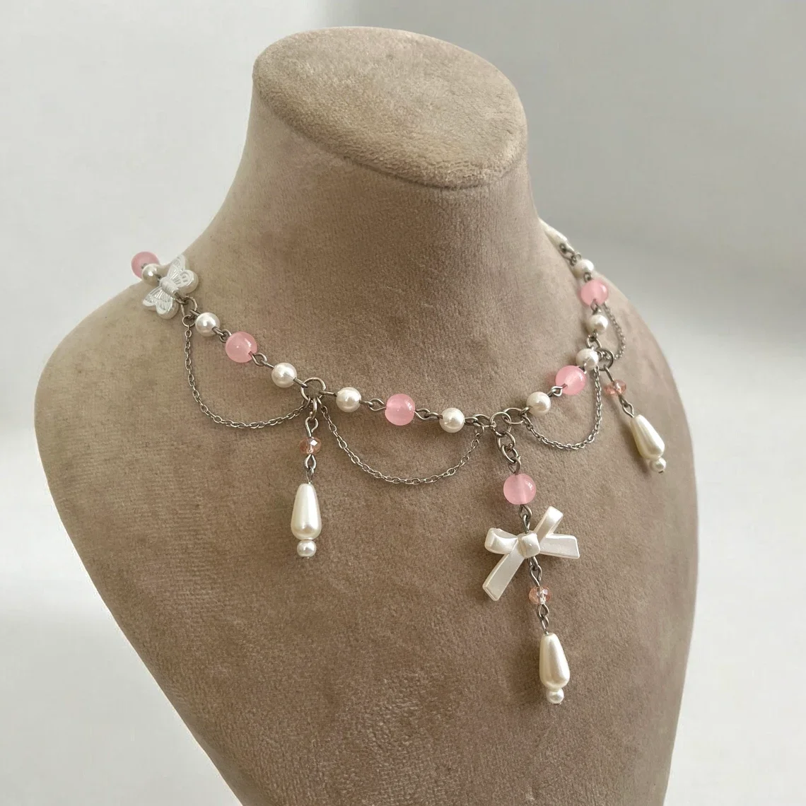 Coquette necklace/handmade jewelry/necklace/pink jewelry/gift for her/pink aesthetics/fairy jewelry/bead necklace