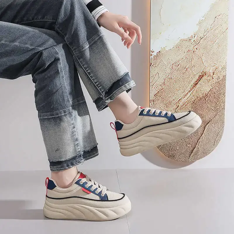 نعل سميك من الجلد الصديق للنساء مقاس 46 أحذية رياضية بدون كعب أحذية ذات علامة تجارية فاخرة أحذية رياضية إعادة البيع عشرات صالة الألعاب الرياضية الفاخرة