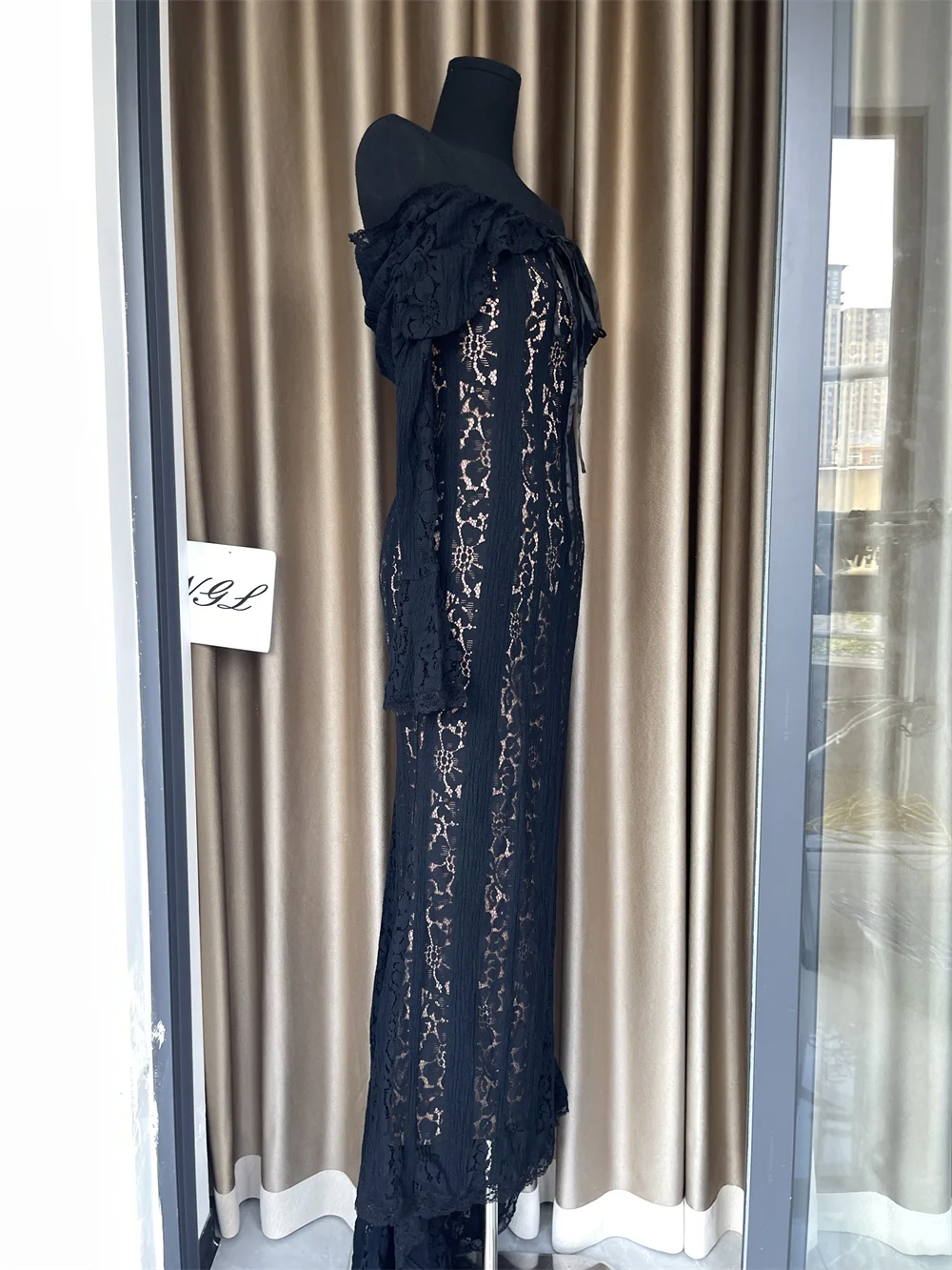 Vestido largo ajustado negro con hombros descubiertos para mujer, vestido de noche elegante de encaje de manga larga de alta calidad para fiesta de boda, otoño 2025