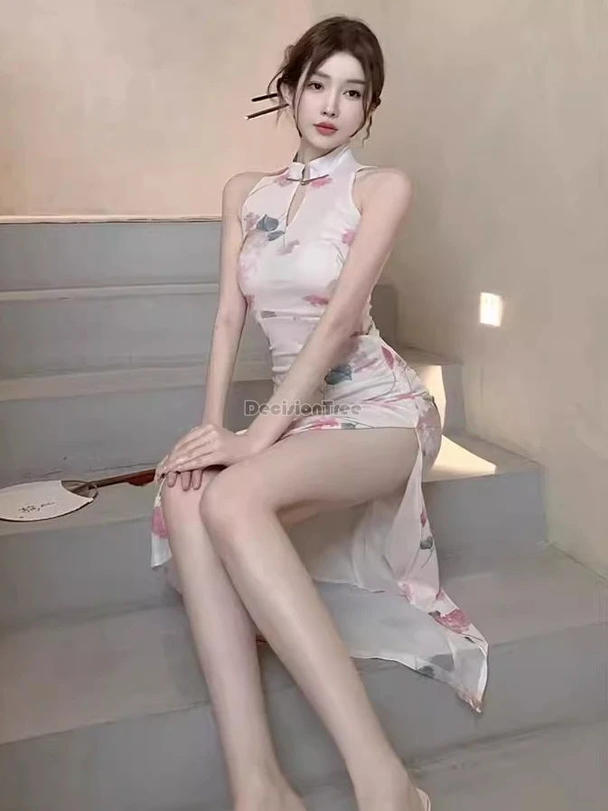 

2025 retro chinese improved retro fashion sleeveless printed cheongsam dress sexy and form-fitting high slit summer qipao dress