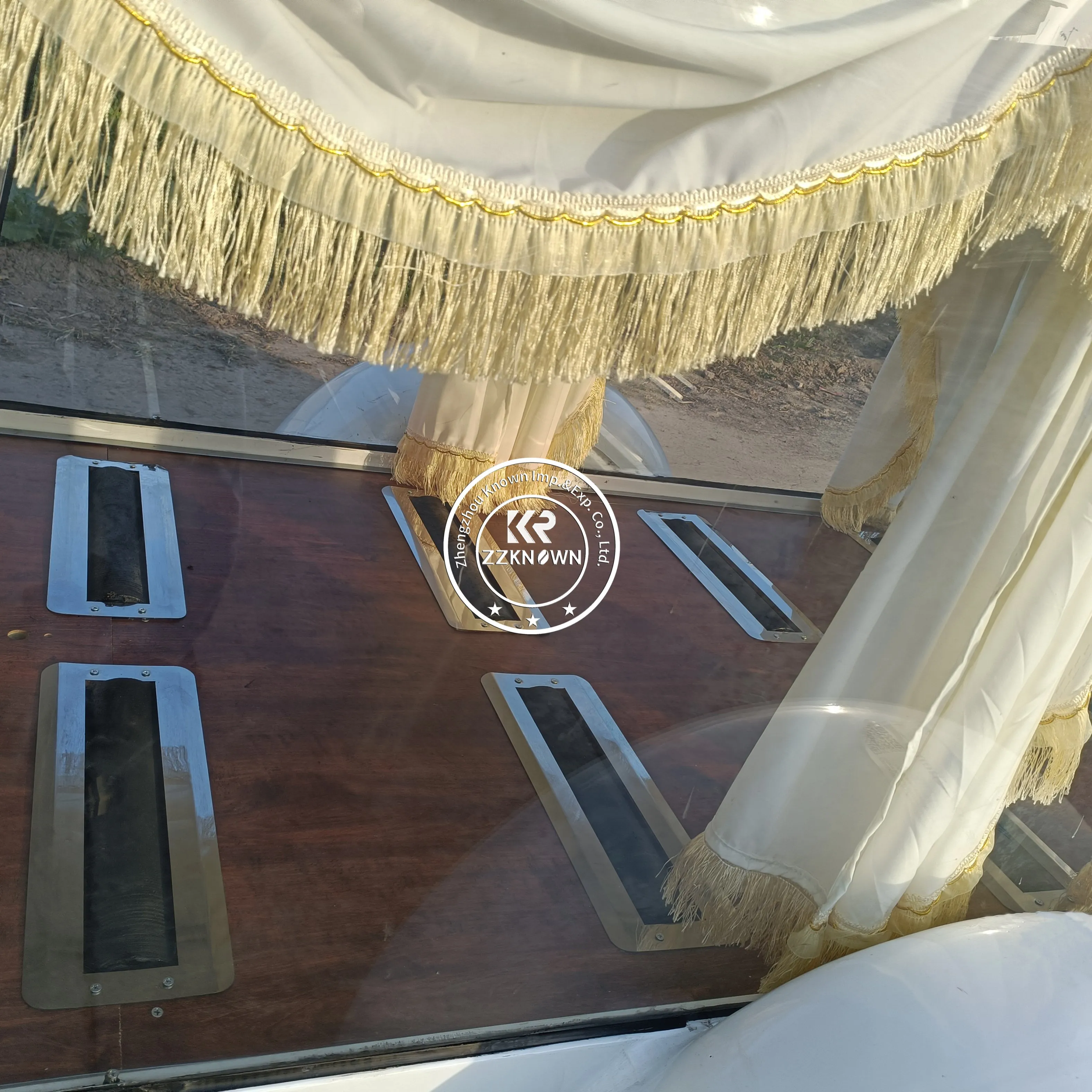 Sargwagen im modernen Design, antiker Bestattungsfahrzeug-Hörwagen, Vintage-Bestattungsauto/Anhänger-Typ