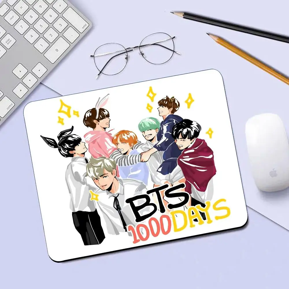 شعبية Kpop B-BT-S ماوس الوسادة الألعاب ماوس الوسادة لوحة ماوس صغيرة لألعاب الكمبيوتر سطح المكتب الديكور مكتب ماوس حصيرة