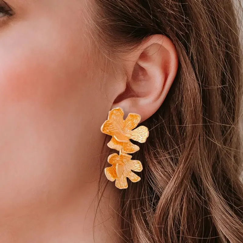 Vintage Gold Plated Double Metal Flower Earrings for Women Girls Wedding Party Statement Earrings Fashion Design New