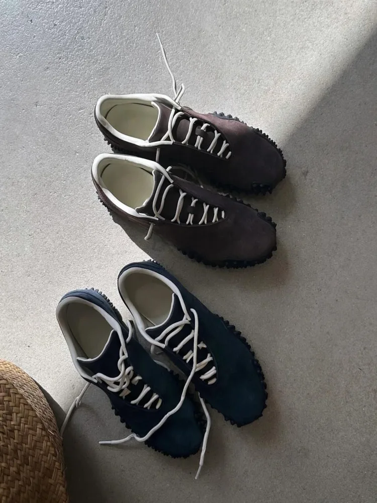 

Casual Flat Bot Sports Running oes for Men Commuting Hiking Anti-Slip Mountain Climbing oes Comfortable Breathable