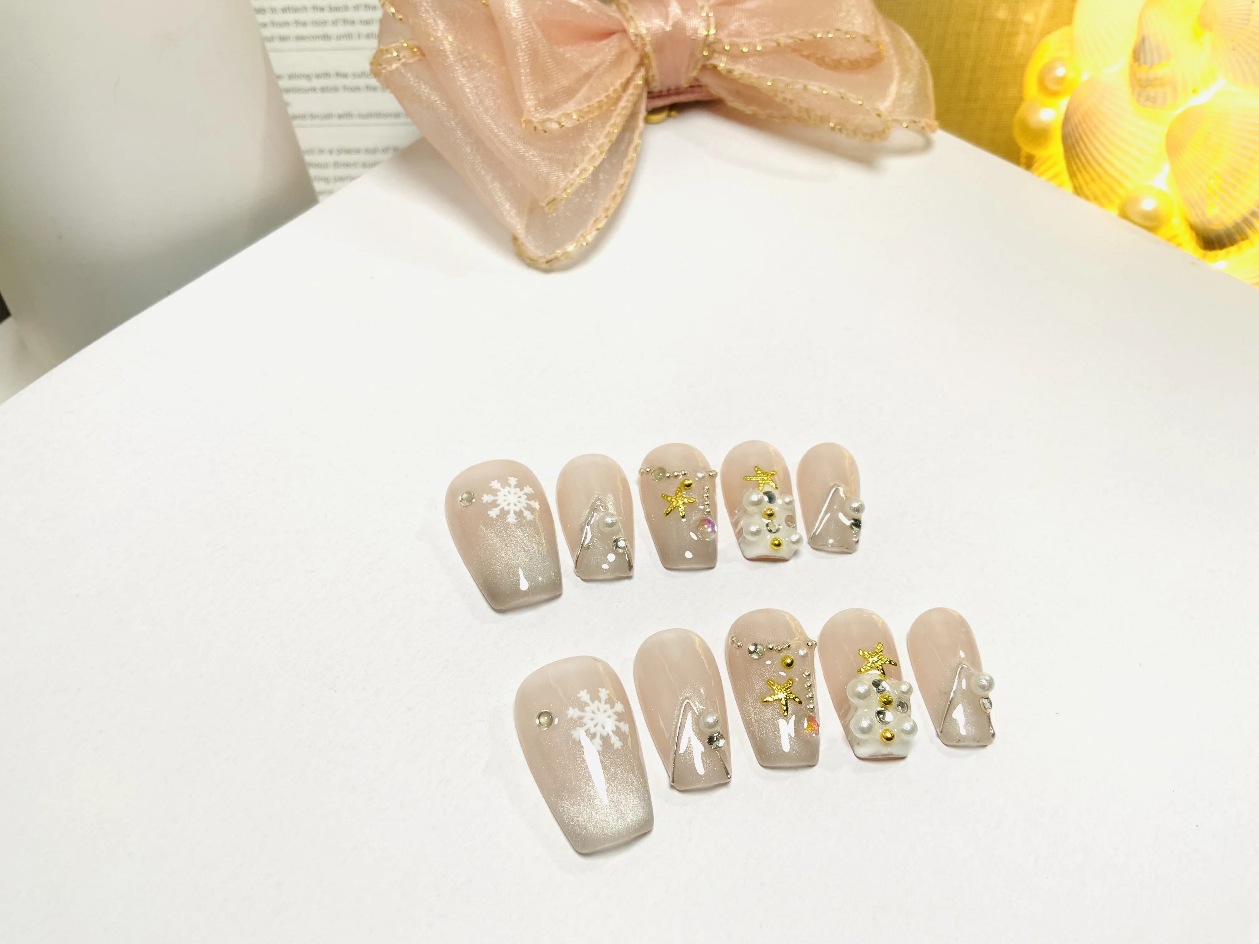 Pink White Christmas Luxury 10Pcs /Set Cover False Glue Press on Nails Gold Cat Eye Handmade Removable Rhinestone Pearl Diamond