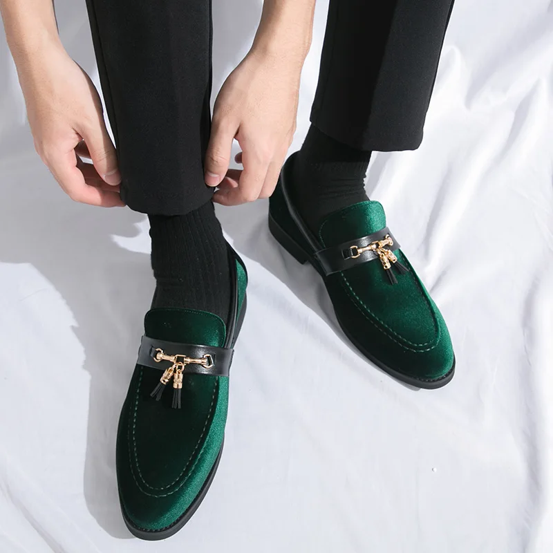 

British Men Suede Bean Shoes Tassel Pointed Breathable Soft Comfortable Business Casual Suit Nightclub Hairstylist Lazy Shoes