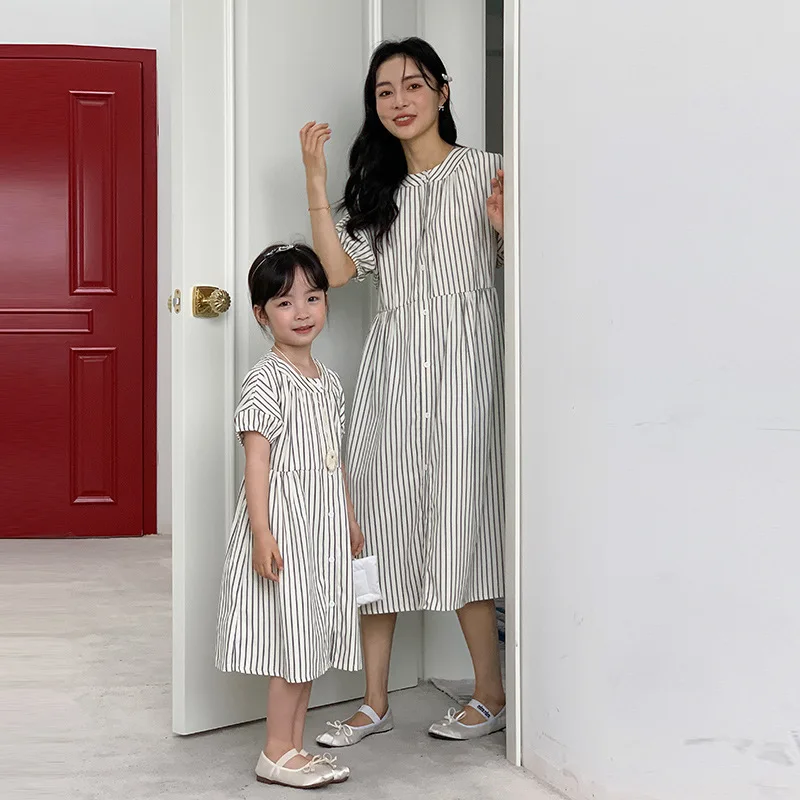

Elegant Mom and Baby Girl Equal Dress Like Mother Like Daughter Short Sleeve Dresses Summer Korean Mommy and Me Matching Clothes