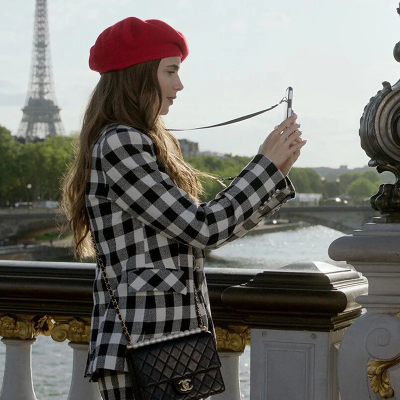 

Классический черно-белый клетчатый костюм-двойка Emily in Paris: шорты и топ, повседневный комплект для женщин, весна-осень, модный ансамбль из полиэстера