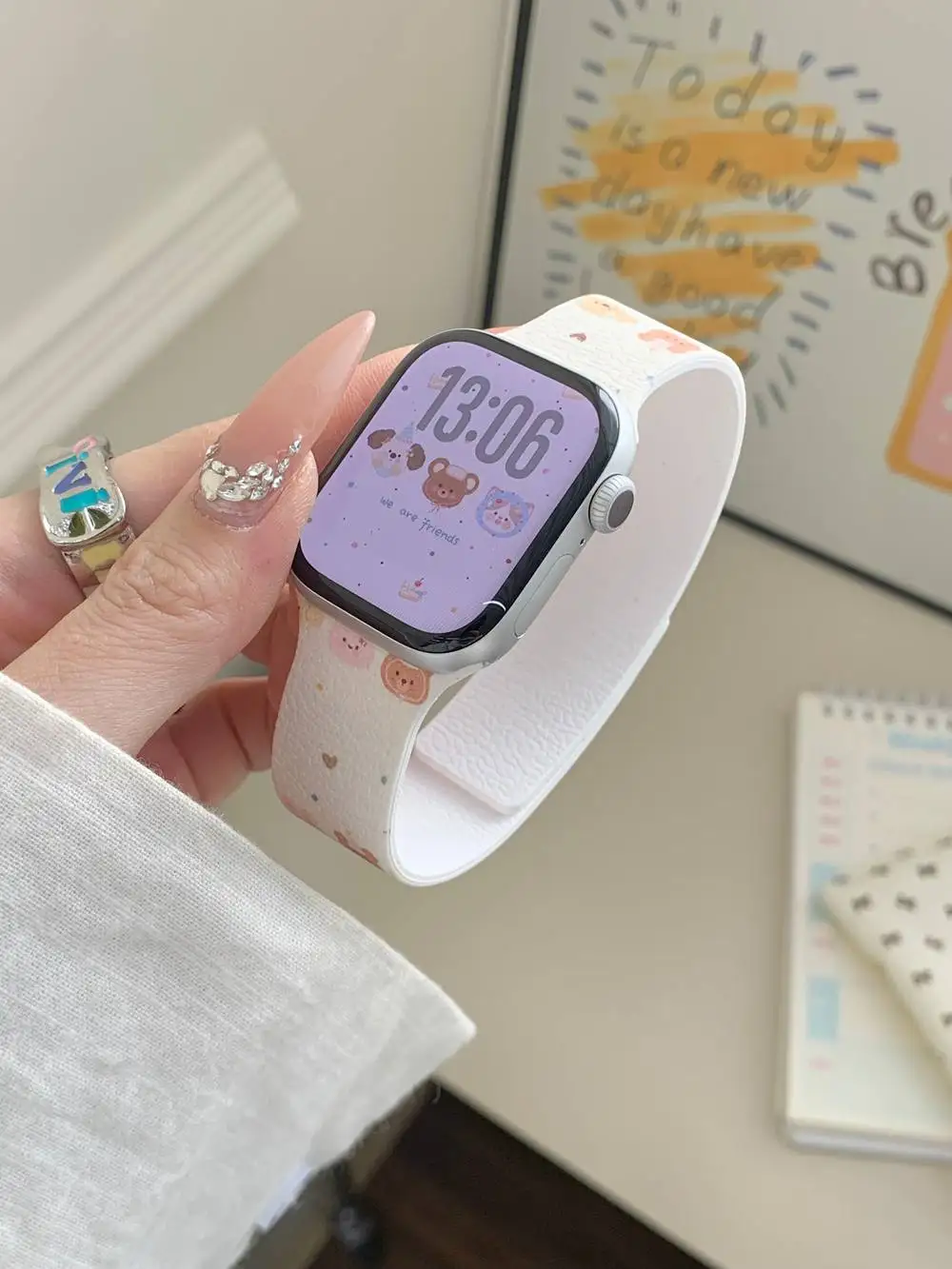 Neues magnetisches Cartoon-Armband Silikonschleife Correa für Apple Watch Band 38mm 40mm 41mm 42mm 44mm 45mm 46mm 49mm Armband