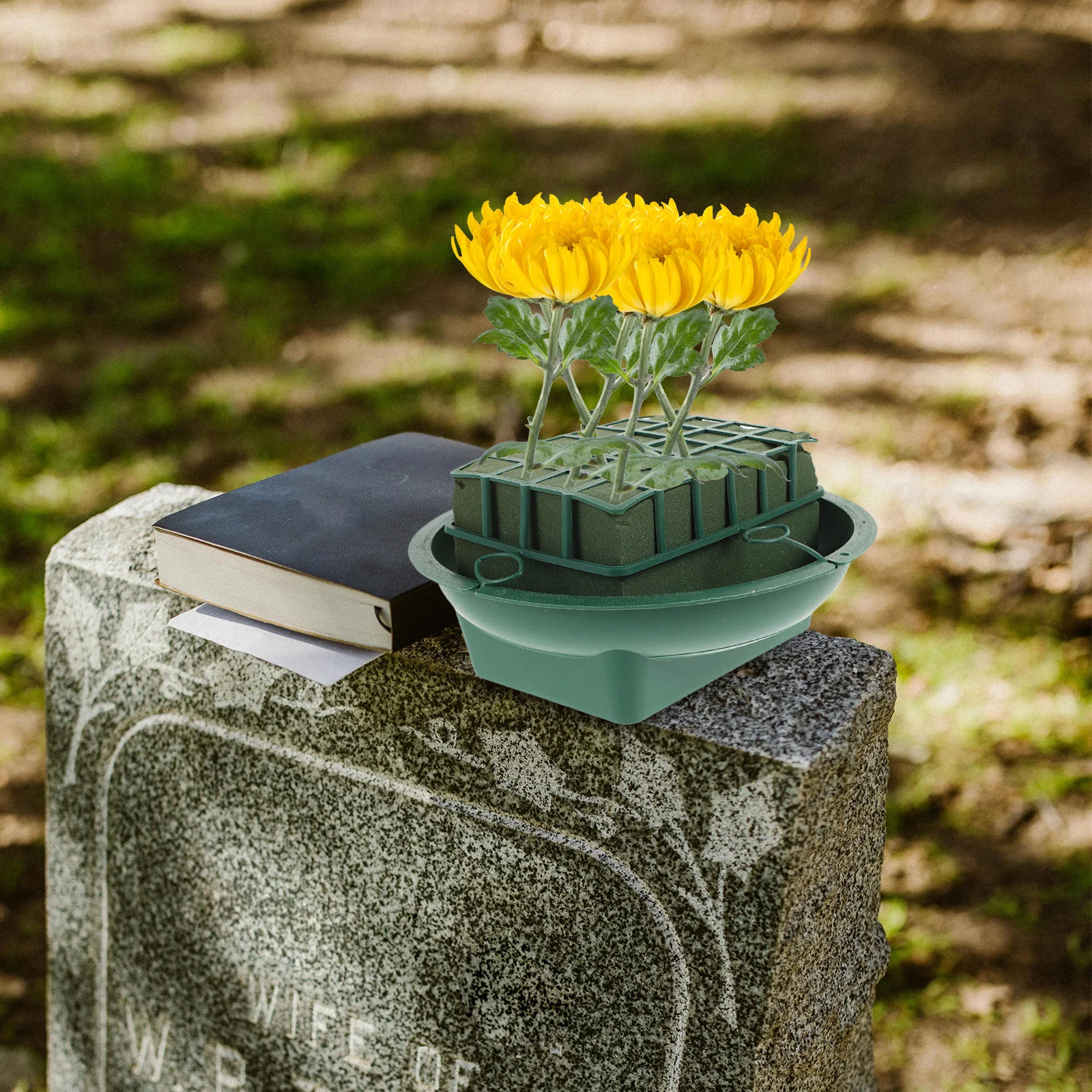 

4Sets Grave Flower Saddle Floral Foam Tray Headstone Memorial Holder Tombstone Flower Tray for Cemetery Decoration