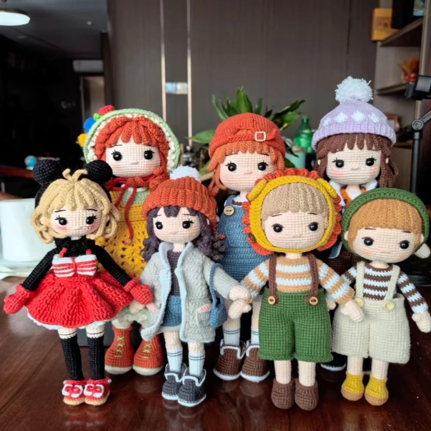 

Handmade Crochet Doll Girls Knitted Toy Figure Decorative Finied Product Ideal Gift Soft Material Doll Cusization Service