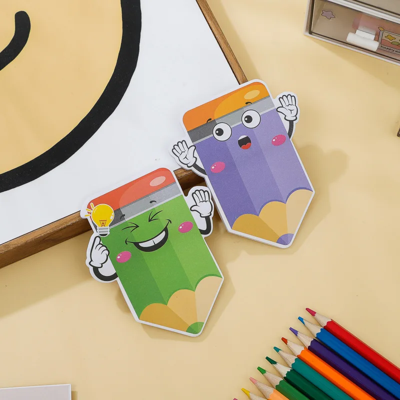 연필 모양의 스티커 메모 12개: 생생한 만화 얼굴이 있는 360페이지! 학교, 사무실, 집 및 책상용. 훌륭한 선물 및 문구류