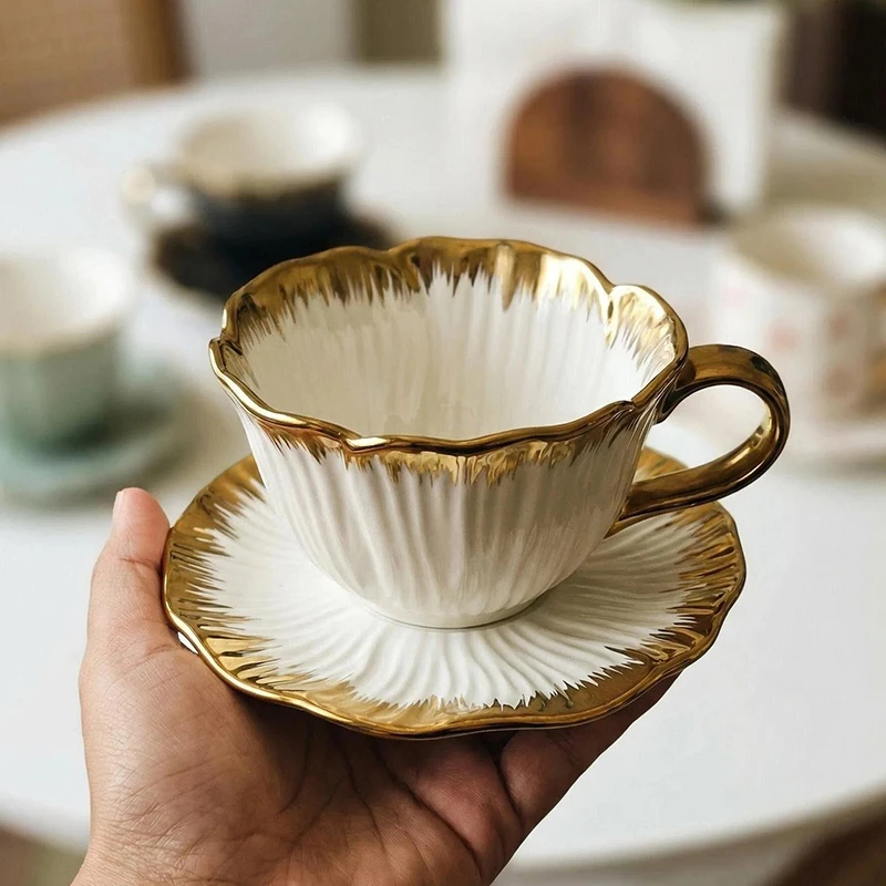 Gilded-edge flower Coffee Cup and Saucer Ceramic Drinking cup Afternoon Tea set of High Appearance Quality For Ladies Tea Cup