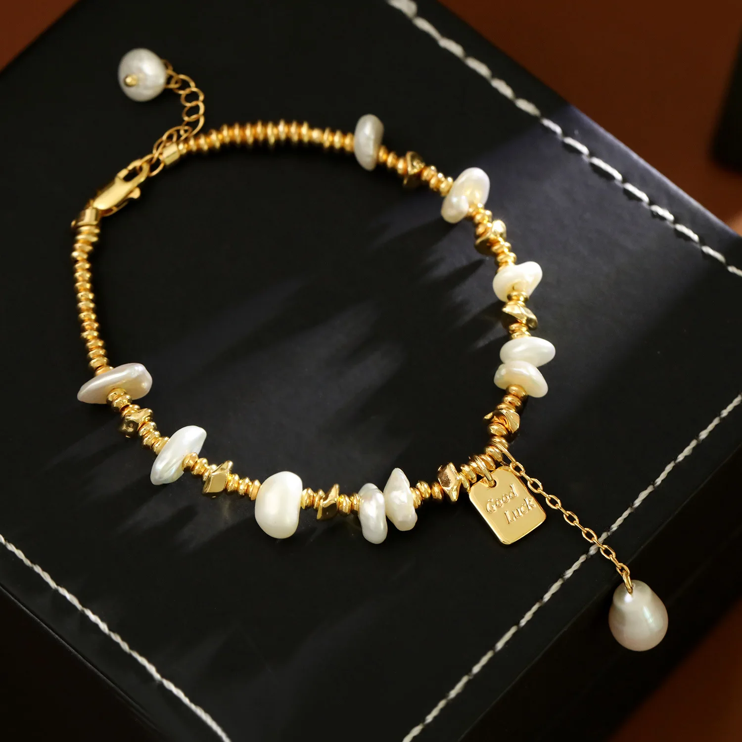 vintage-european-style-high-grade-baroque-irregular-freshwater-pearls-bangle-hot-selling-petal-pearl-bracelet-for-daily-wearing