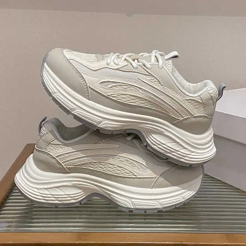 Salto grosso couro do plutônio preto sapatos de salto feminino tamanho 47 tênis grandes esportes obuv diário 2025 passeios de verão escola de alta qualidade