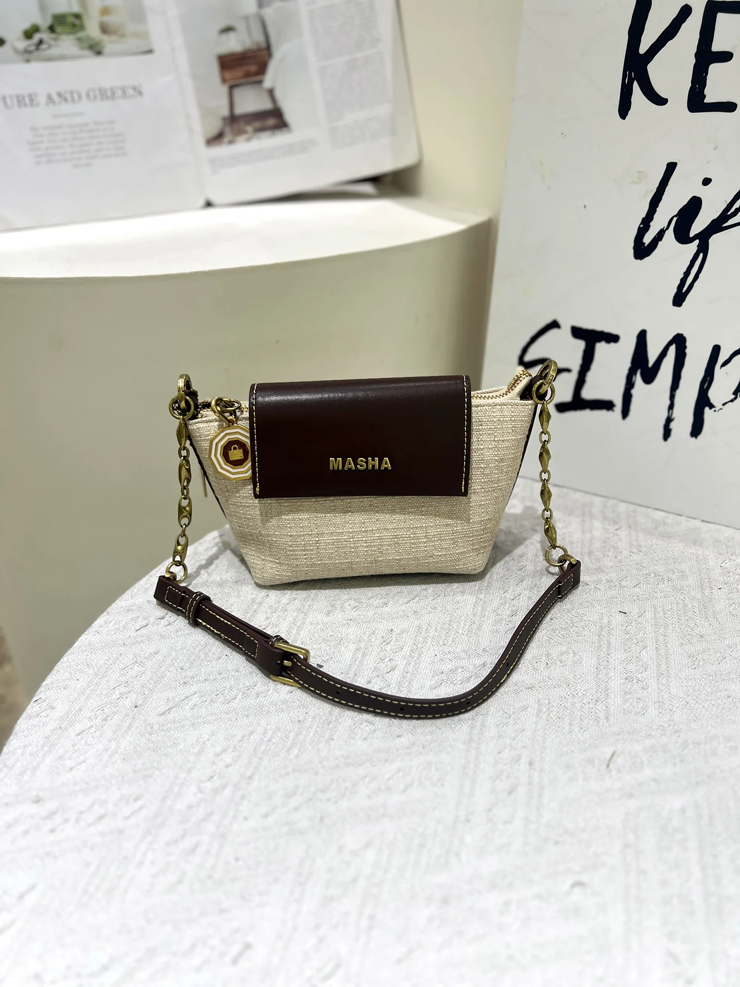 sac-bandouliere-masha-2026-nouvelle-tendance-color-block-pour-femme-avec-rabat-leger-decontracte-en-toile-elegant-style-bateau