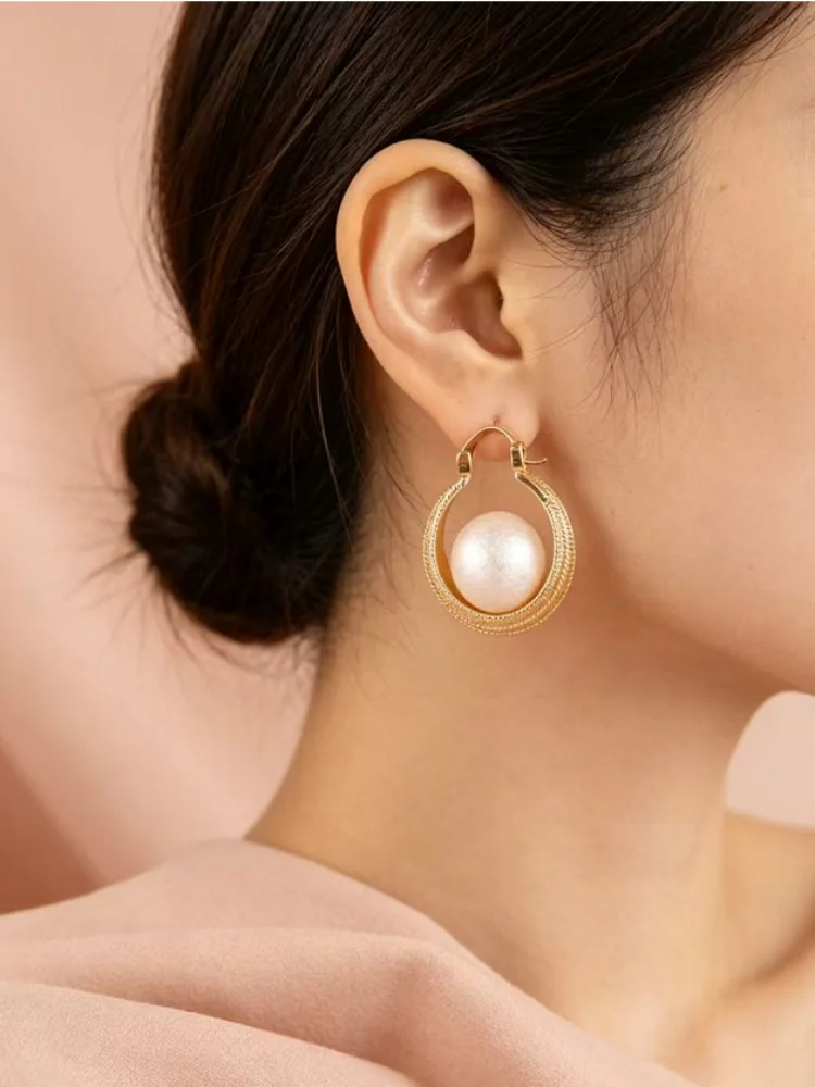 French Vintage Textured Gold Hoop Earrings Large  Faux Pearl Huggie Ear Clasp Elegant Women Daily Wedding Jewelry Accessor