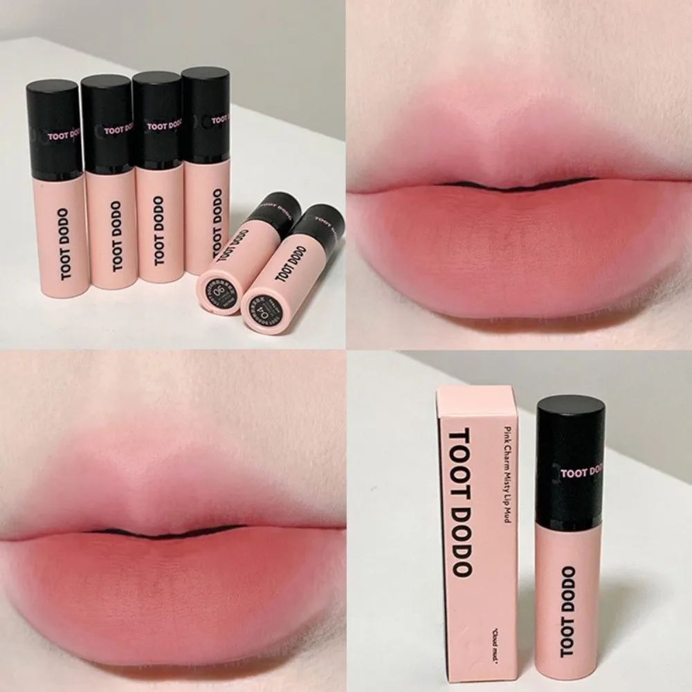 Nowy zestaw do pielęgnacji ust: błyszczyk, konturówka do ust, nawilżający balsam do ust, długotrwała, nieklejąca się szminka.