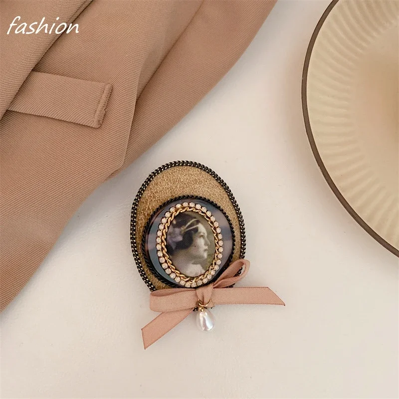 Vintage Medieval Niche Court Style Brooch Small Fragrance Baroque Design Brooch Temperament Women\'s Clothing Accessories Corsage