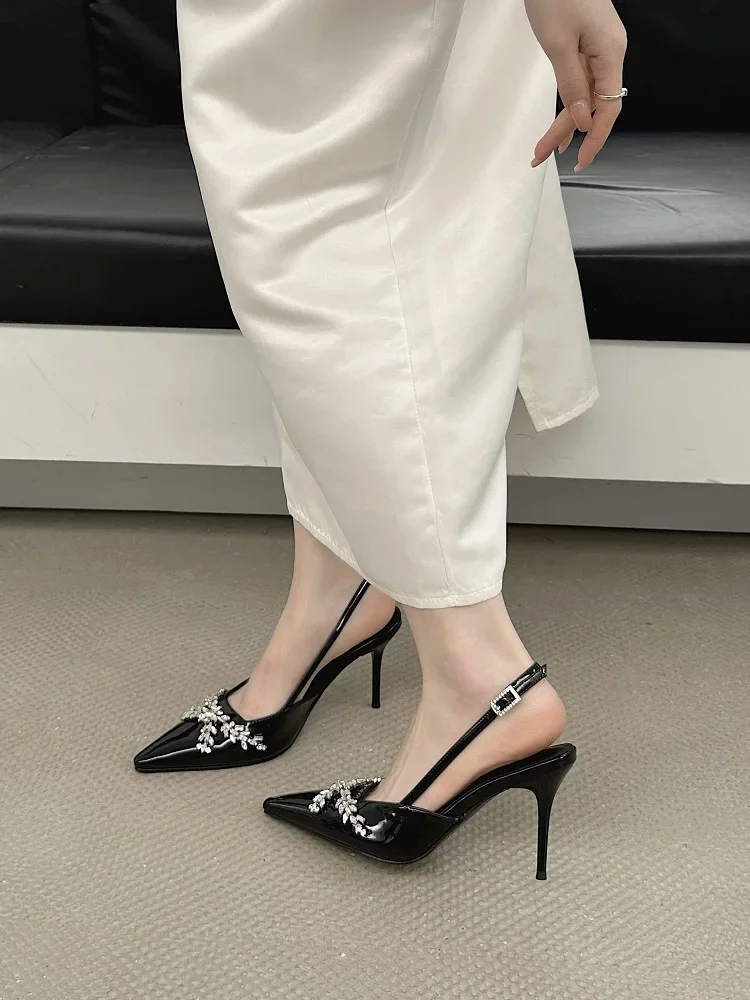 Zapatos De Tacón Bajo Con Tira Trasera Plateados Metálicos Para Mujer, Con Cristales Y Decoración De Pedrería, Punta En Pico, Elegantes Para Fiestas Y Bodas — -51%, 28.93€ Coupon, from 27.79€ – 51% descuento – €27.79
