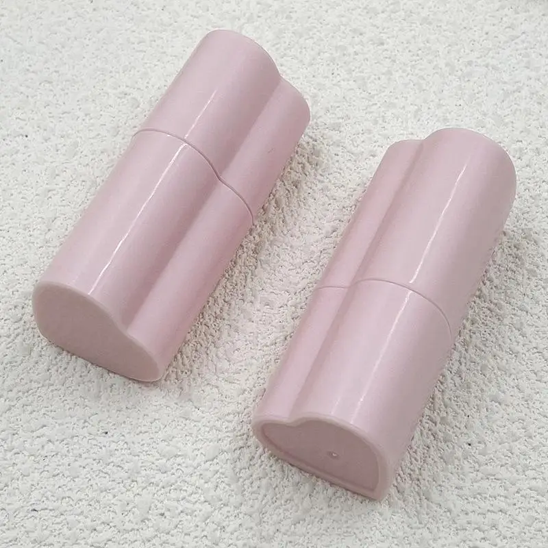 1 Stück leere Lippenstifthülsen in Herzform, glatte Oberfläche, robustes Kunststoffmaterial, ideal für DIY-Lippenbalsam-Bastelprojekte. – Detail 5