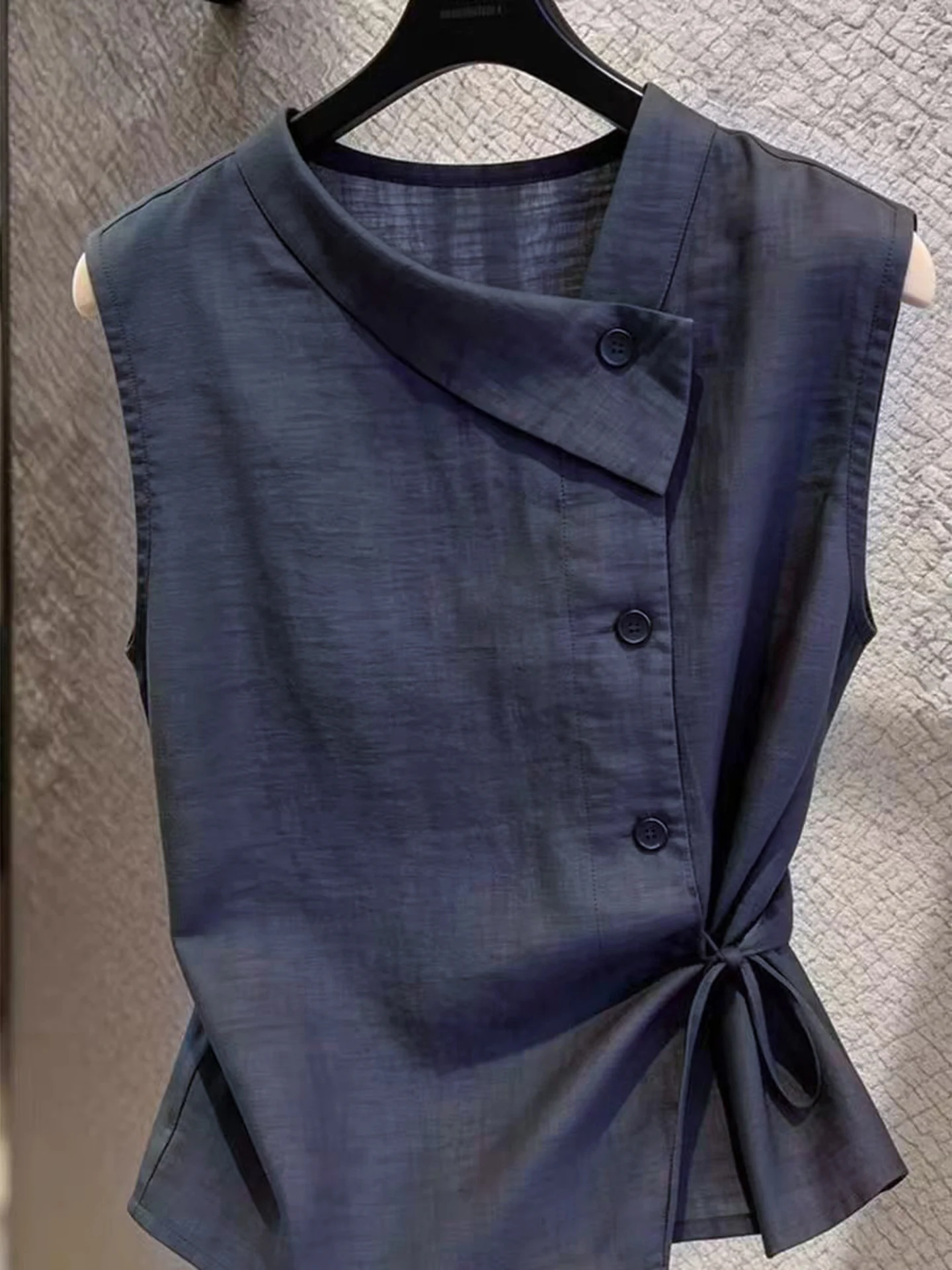 Slimming Effect Asymmetric Belted Sleeveless Shirt Women's Style Commute Vintage Fashion T-Shirt Loose Fit High Elasticity