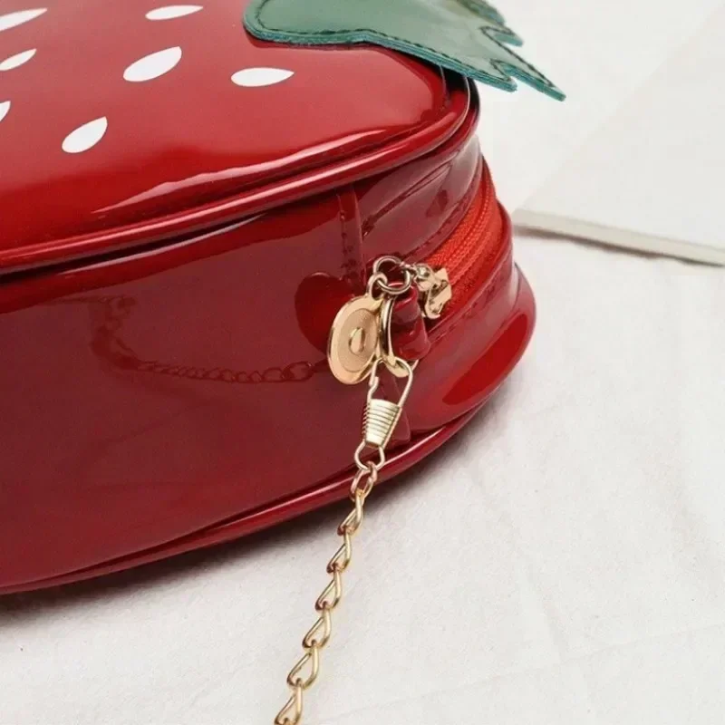 Strawberry Design Chain Crossbody Bag Mini Cartoon Girl Novelty Phone PurseHolder Bags Fashion Pu Leather Red Shoulder Bag