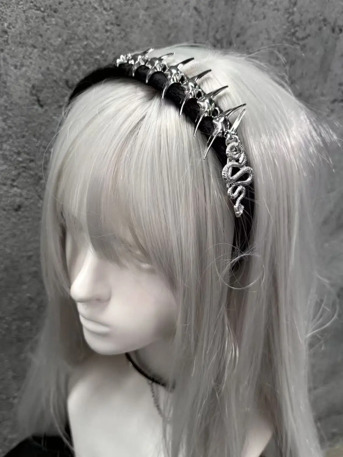 Fashion Gothic Punk Goth Headwear Women Headband Girls Rivets Hair Bands Cosplay Headdress Silver Lace Headband Hair Accessories