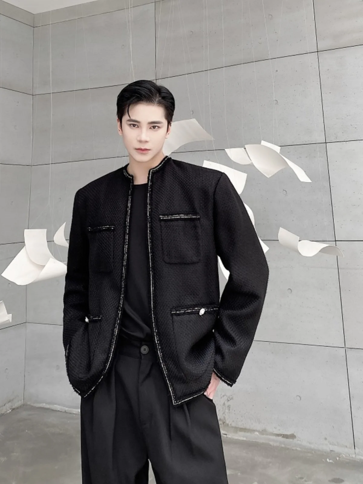 

Spring Thiened Woven High-End Sle Men's round Ne Jaet Faionable Retro Korean Version Cozy Outerwear for Youth