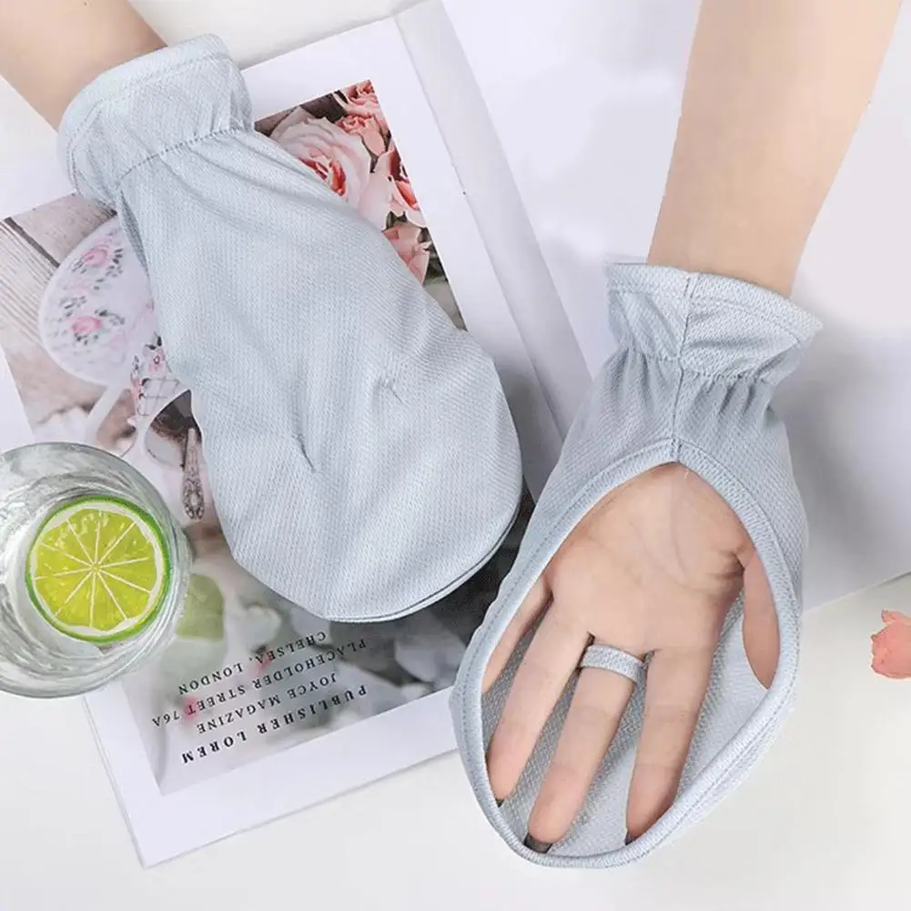 Sports Sun Sleeves Breathable Sun Protection Gloves for Women Men Fingerless Ice Silk Hand Cover for Driving Cycling Outdoor