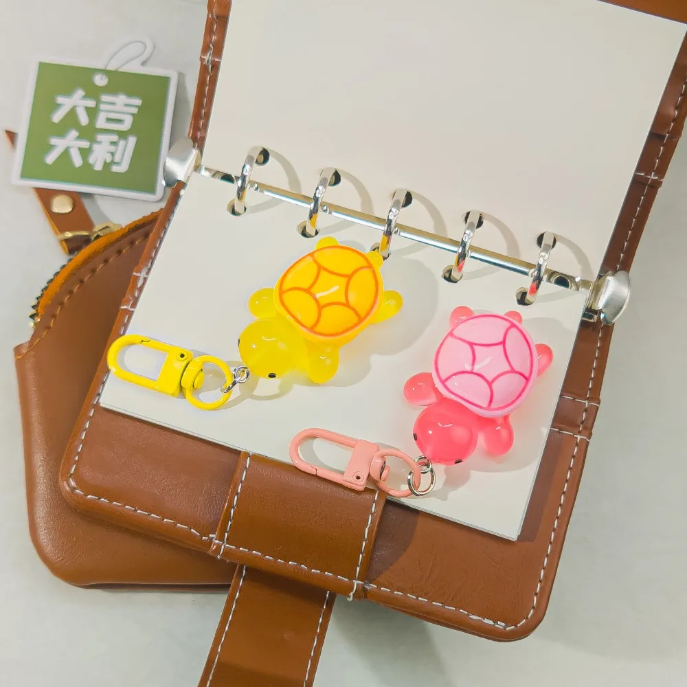 Glow in The Dark Turtle Keychain for Women Bag Pendant Cute Luminous Tortoise Key Chains Animal Keyring Girl Friend Gift