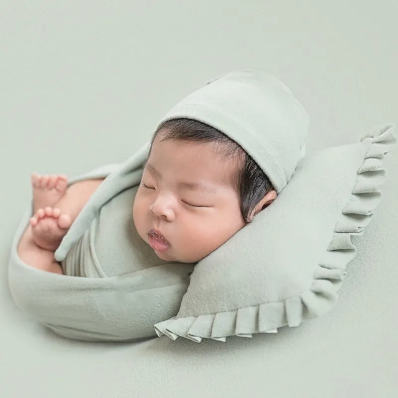 新生児の成長のための記念品セット、包装布の帽子、写真のアクセサリー、子供の枕、赤ちゃんのパーティーギフト