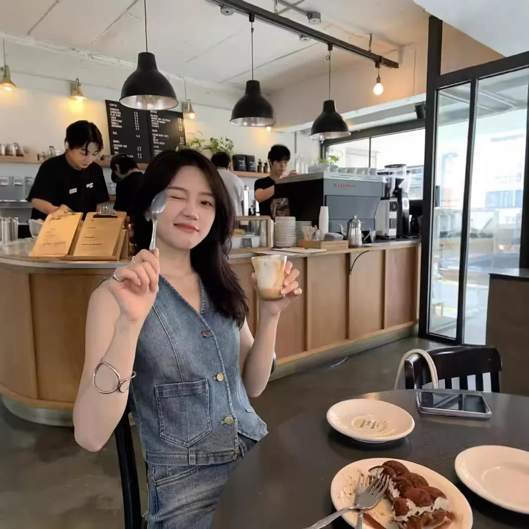 Dżinsowa Kamizelka Damska Top Vintage Bezrękawnik Dekolt V Jednorzędowa Kieszenie Prana Postarzana Odzież Uliczna Bez Rękawów Kurtka Letnia 2025