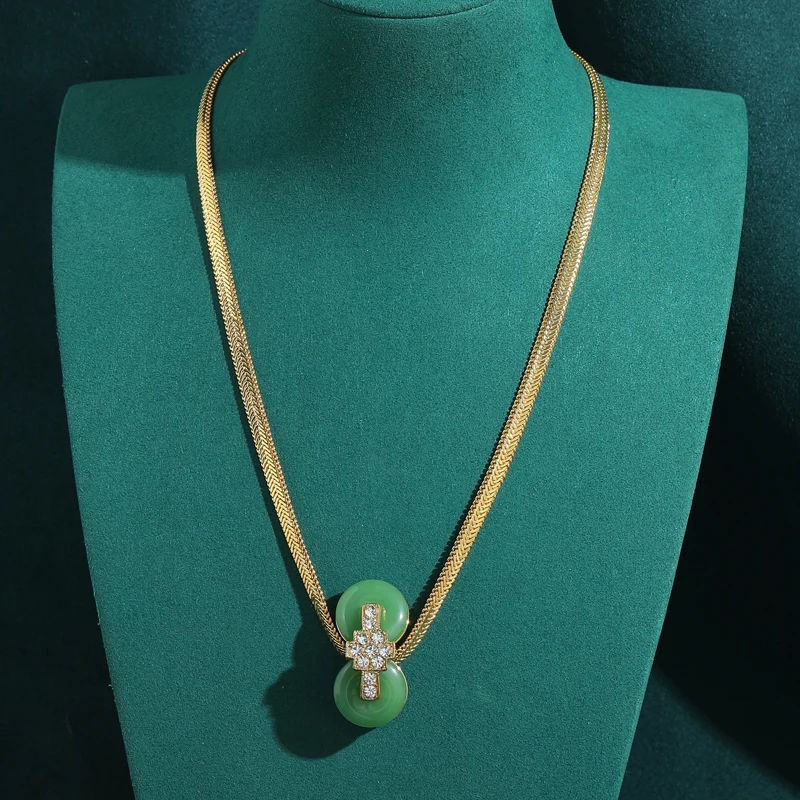 

Vintage Emerald Green Necklace Long Pendant Jewelry Natural Jade Gold Color Snake Chain Luxury Accessories For Women Gift Mum