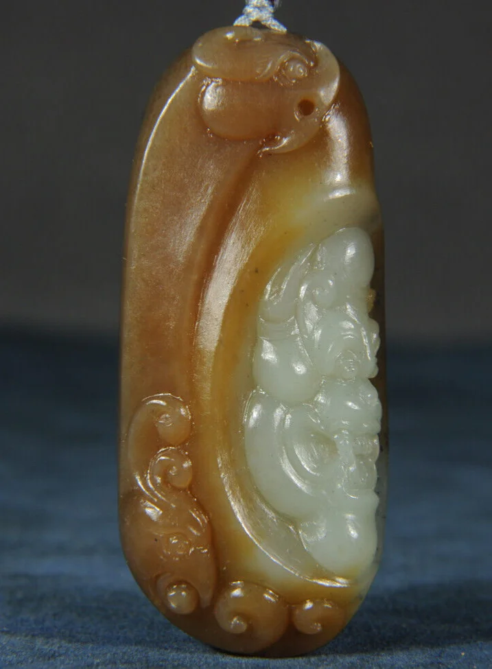 43.2g CERTIFIED 100% NATURAL HOTAN HONEY COLOR JADE HAND CARVED GUARDIAN PENDANT