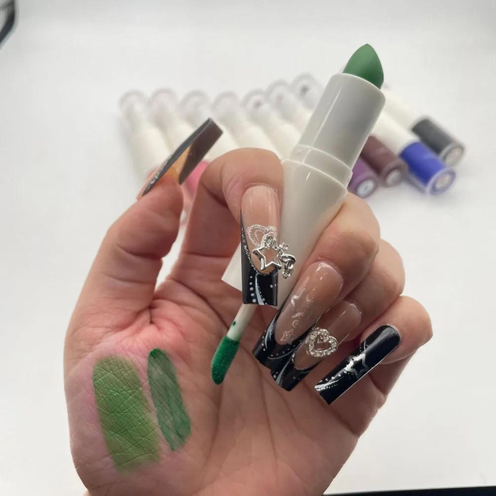 ลิปกลอสแบบสองหัว 2 in 1 ลิปสติกวีแกน บำรุงริมฝีปาก ขายส่งจำนวนมาก รับผลิตแบรนด์ส่วนตัว พร้อมโลโก้สั่งทำ