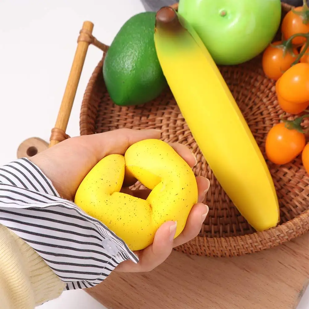 2 stücke Simulierte Banana Squeeze Spielzeug Kneten Langsam Rebound Banane Zappeln Spielzeug Weiche Gute Gefühl Prise Dekompression Spielzeug