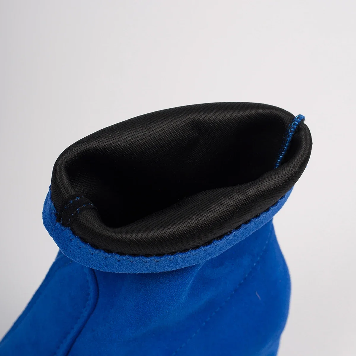 Herbst/Winter Damen-Stiefeletten mit dicken Absätzen und spitzer Spitze aus Wildleder. Modische rutschfeste Outdoor-Stiefel im europäischen und amerikanischen Stil – Detail 23
