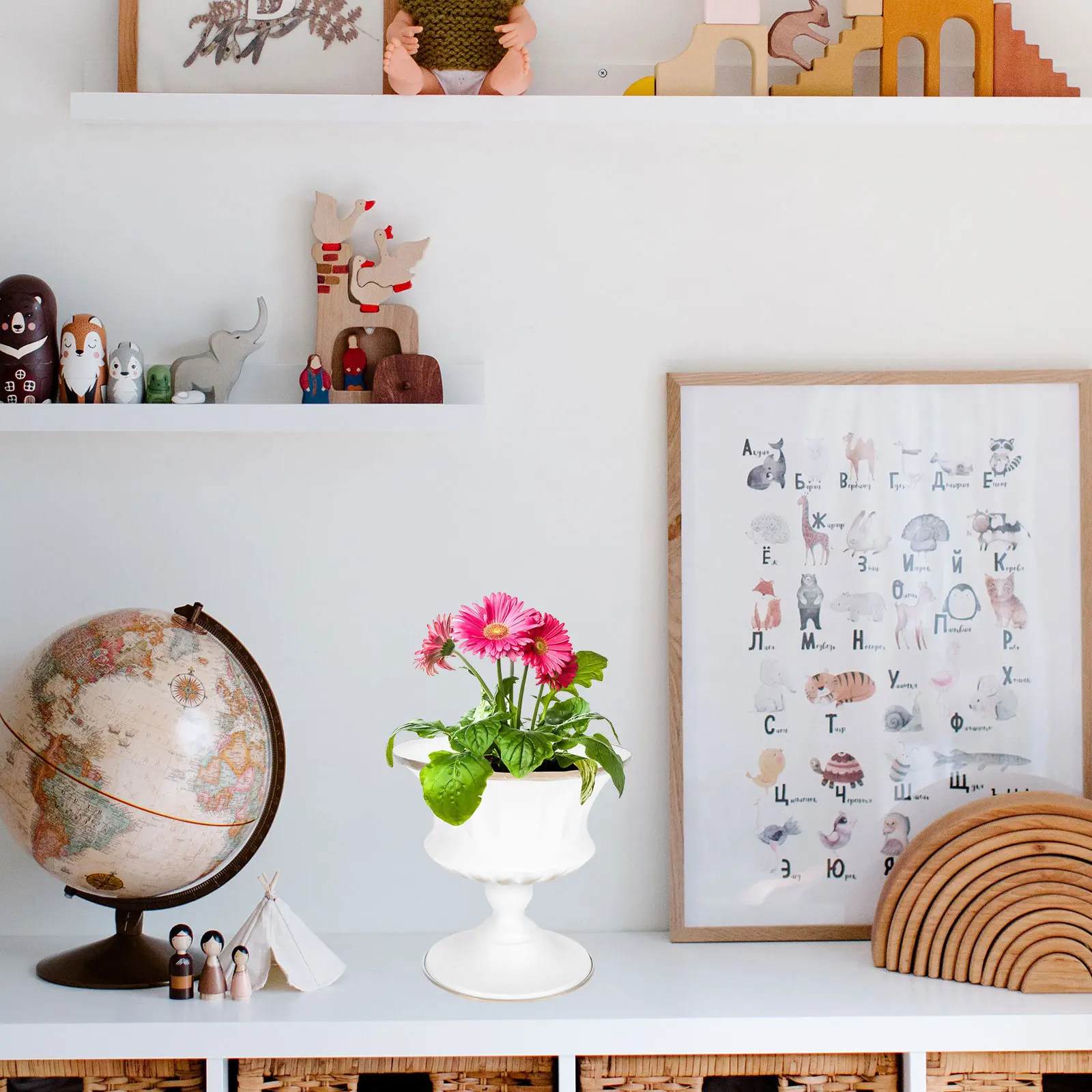 

1Pcs Metal Flowerpot Table Decor Home Flowerpot Creative Iron Vase for Desktop Decoration Modern Simple Vase White