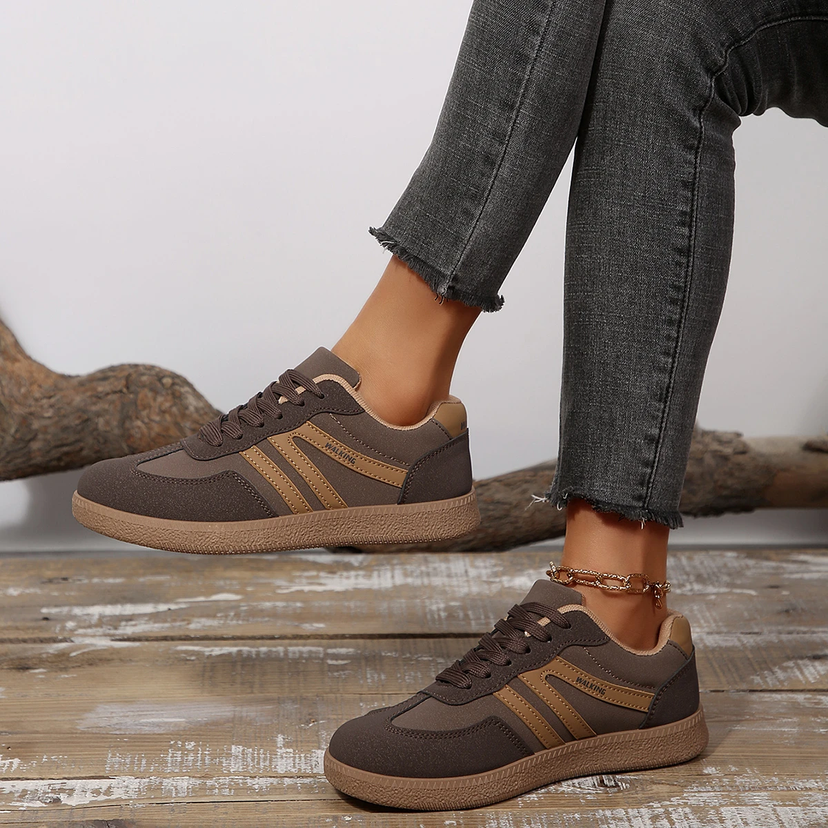 2026 Herbst Damenmode Wildleder-Sneaker mit Doppelschnalle und Metall-Details Leichte Atmungsaktive Bequeme Freizeitschuhe – Detail 8