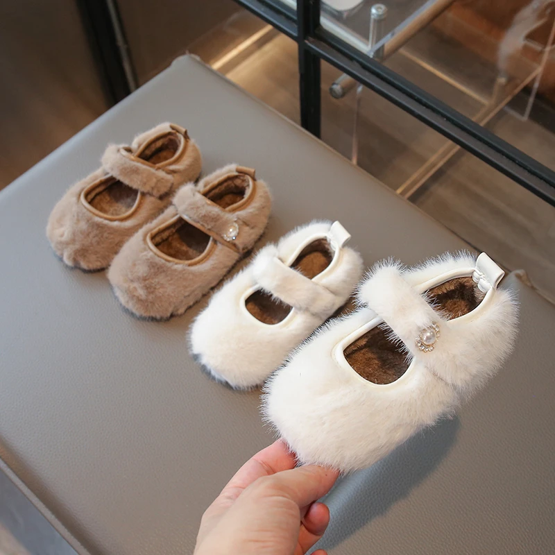 

Plush Children's Casual Shoes 2025 Winter New Exquisite and Elegant Girls' Shoes Warm, Fashionable and Versatile