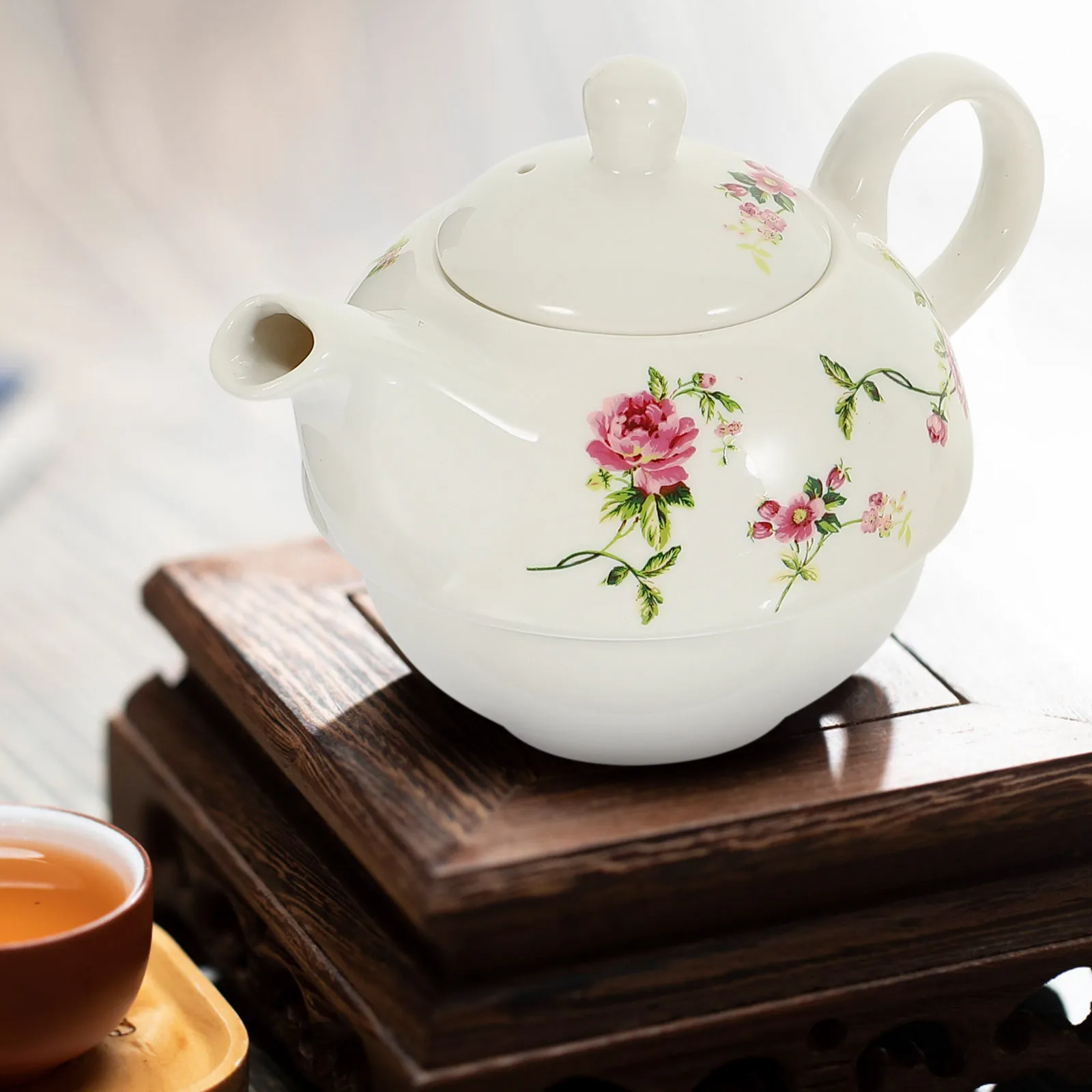 

1Set Ceramic Teapot and Cup Set Beautifully Crafted Household Tea Kettle for Outdoor Business Use Portable Tea Set